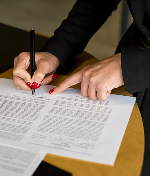 Notary Public Los Signing Document