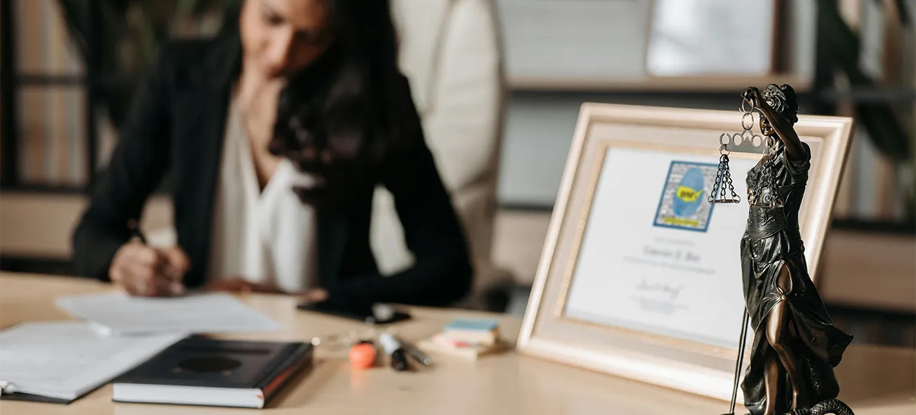 private-investigator-41 A notary woman in her offices